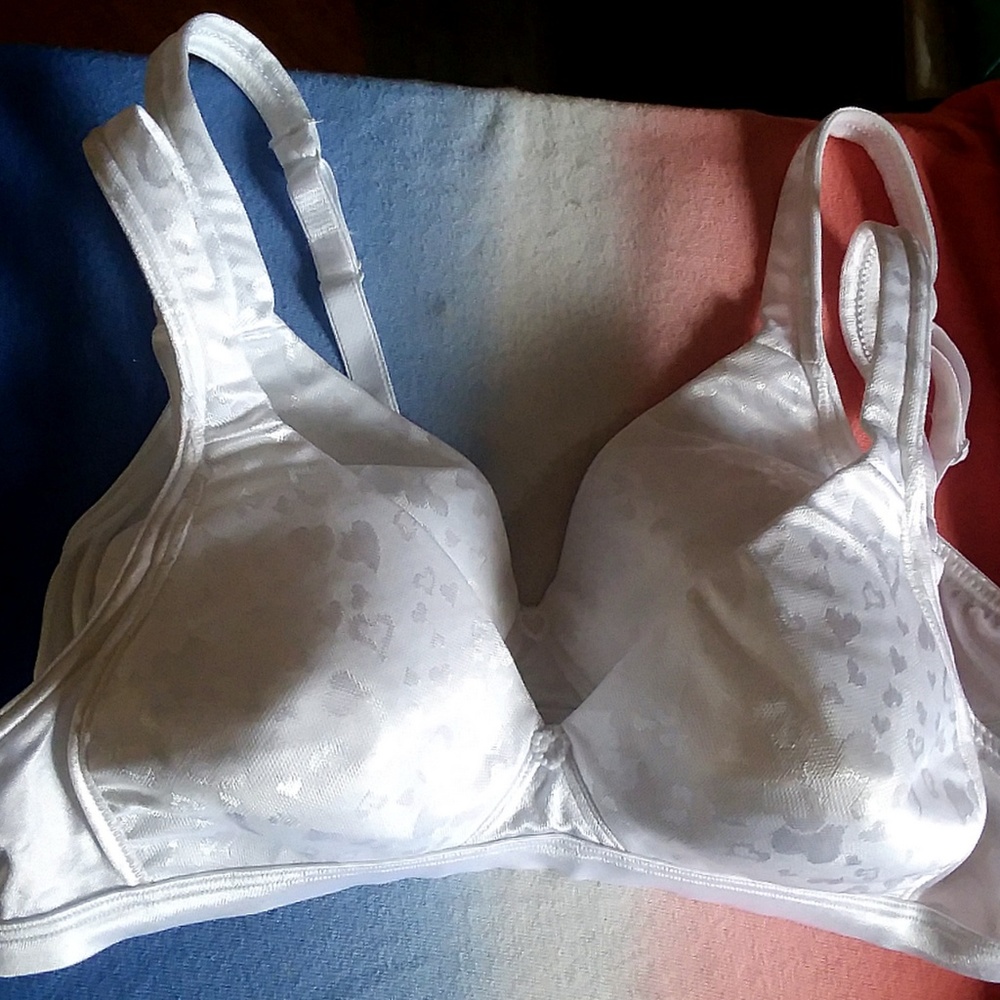 Lot of 2 Playtex Cross Your Heart Bras Sz 34A